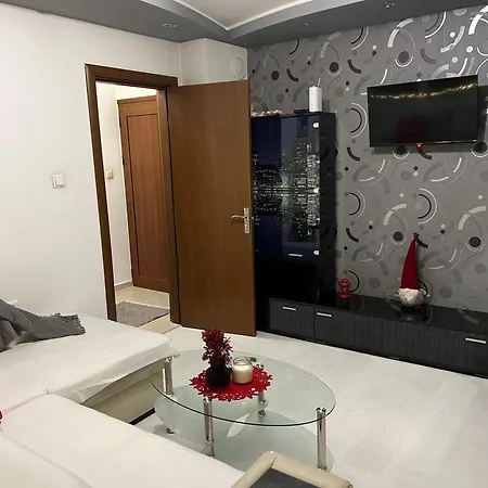 Kamarashki Apartment